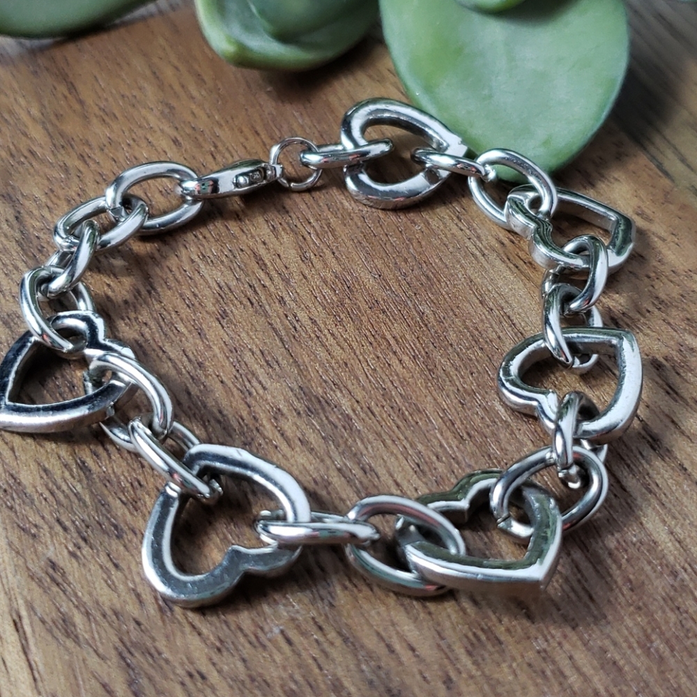 Body Candy Metal Heart Bracelet